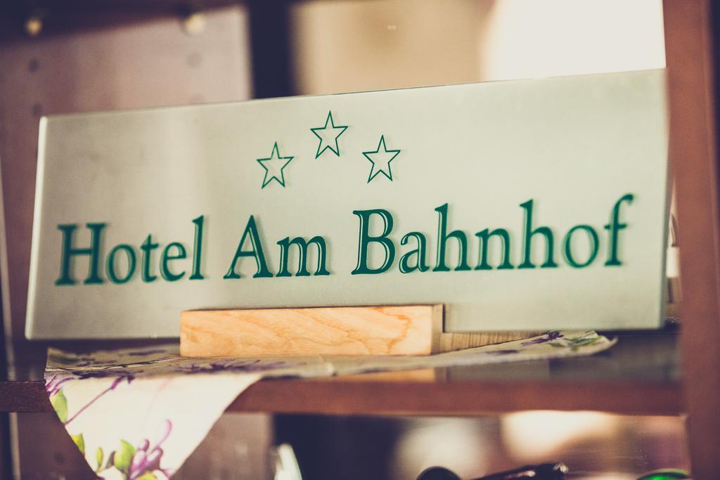 Hotel Am Bahnhof ชเตนดัล ภายนอก รูปภาพ