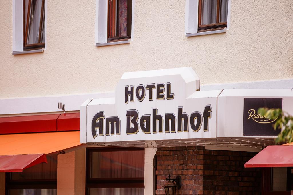 Hotel Am Bahnhof ชเตนดัล ภายนอก รูปภาพ